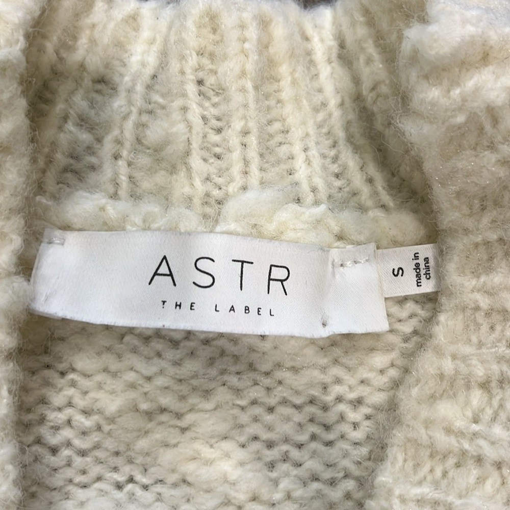 NEW ASTR the Label Velvet Bow Cardigan Size Small - Picture 6 of 8